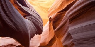 Czym można zrobić duży otwór w drewnie?