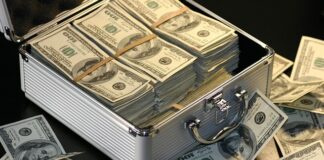 Ile zarabia operator dźwigu w Norwegii?