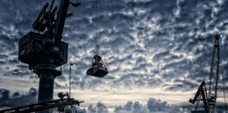 Z czego składa się żuraw wieżowy?