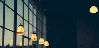 Jak sprawdzać szyby w aucie?