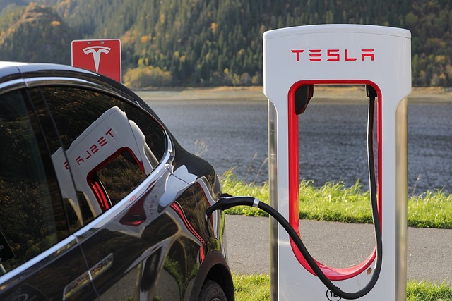 Ile ładuje się Tesla z gniazdka? Ile ładuje się Tesla z gniazdka?